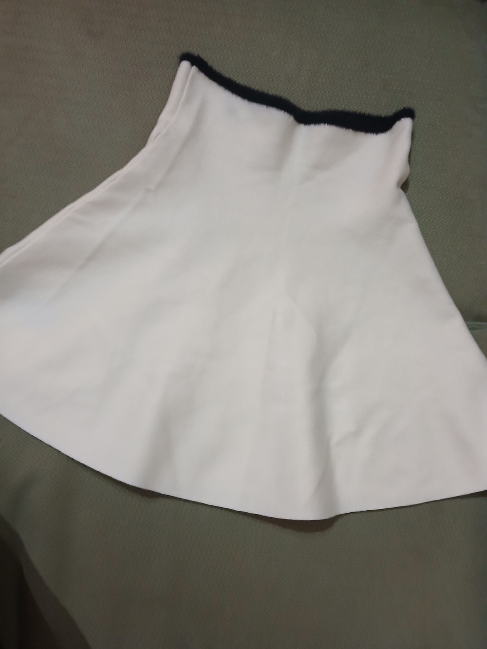 Zara White Flared Mini Skater Skirt with Black Waist Fuzzy Trim Size M